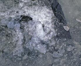 两张碎裂的冰块路面贴图