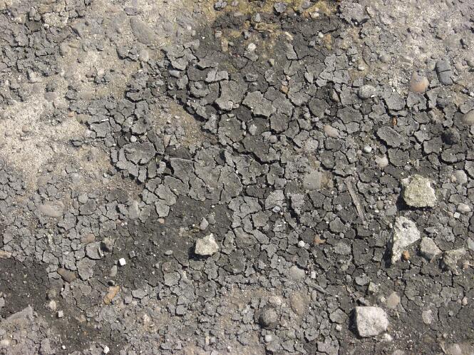 带石块的脏旧泥土路面贴图